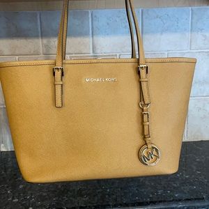 Michael Kors Jet Set Tote
